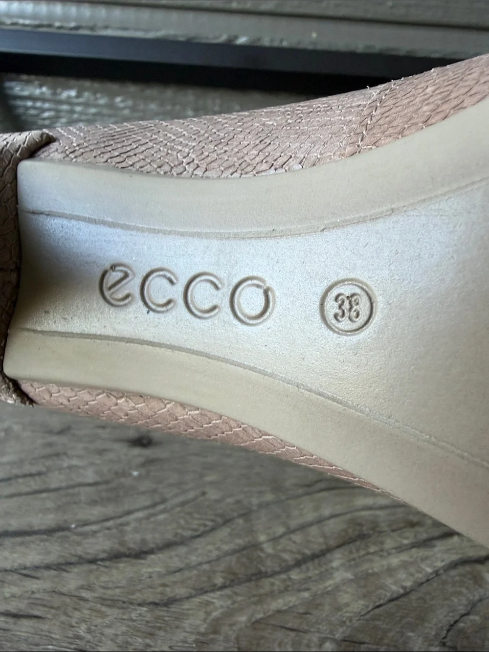 Ecco pre owned